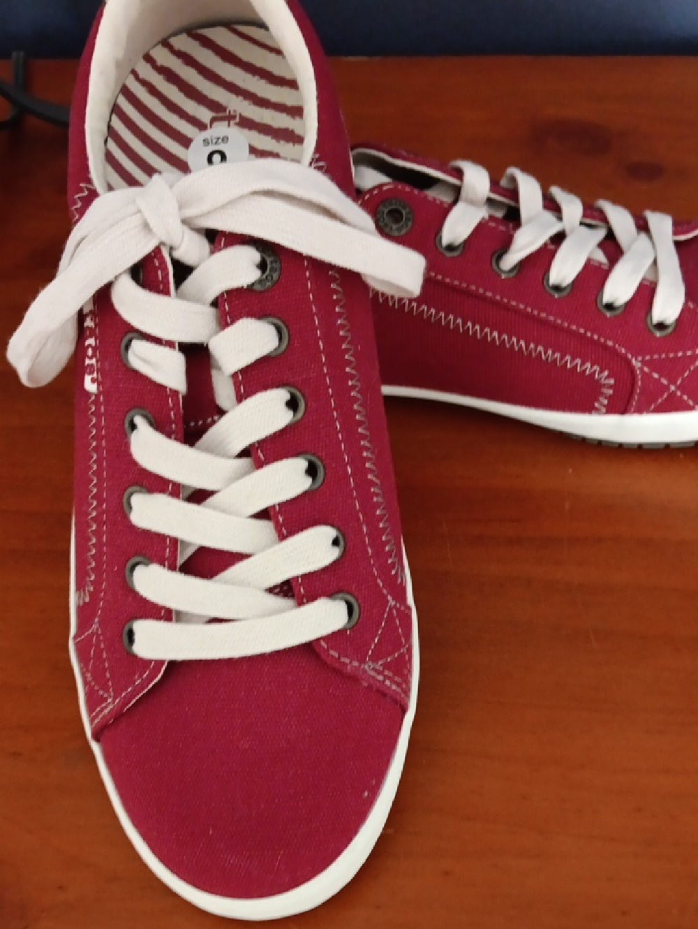 Taos Footwear Women's Red Canvas Sneakers